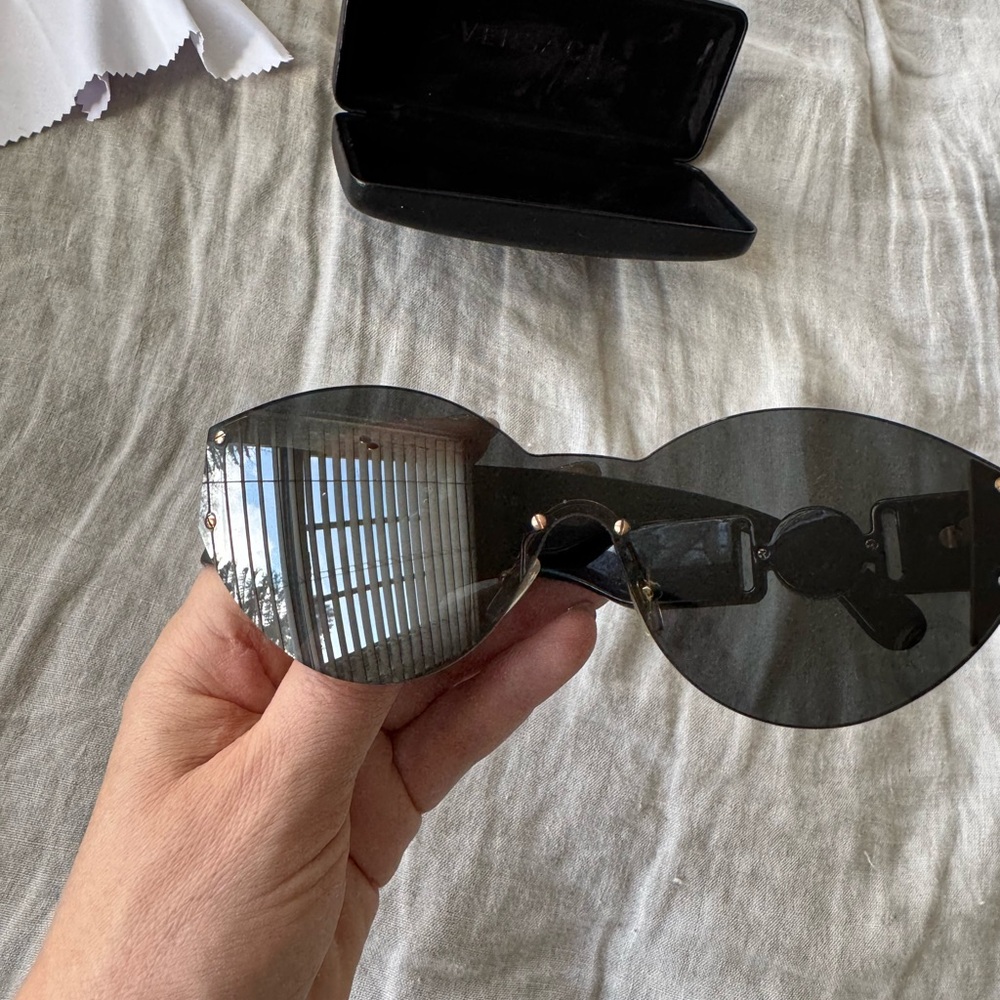 Versace Sunglasses - Picture 5 of 10